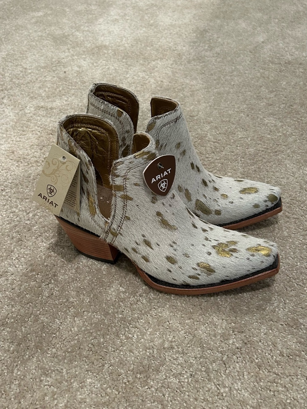NWT Ariat boots